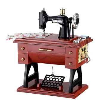 Винтажная швейная машинка в коробке с педалью и механическим часовым механизмом Sartorius для оформления домашнего офиса
